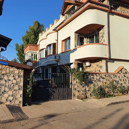 АПАРТАМЕНТ ЗА ГОСТИ Момчил" София Екстериор снимка